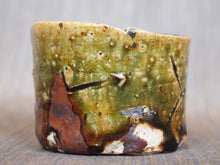 Load image into Gallery viewer, Japanese Artist KOIE RYOJI Oribe Ware Guinomi Sake Cup Pottery D8 x H5cm w/Box
