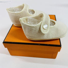Load image into Gallery viewer, HERMES Paris Auth. Baby First Shoes Angora Wool Blend Solid Off White Snap w/Box

