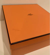Load image into Gallery viewer, HERMES Paris Pair Champagne Wine Glass Clear Kiriko Pattern Drinkware w/Box
