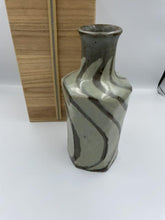 Load image into Gallery viewer, Japanese Pottery Ryuta Shimaoka Inlaid Hexagonal Tsubo Jar Flower Vase w/Box
