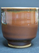 Load image into Gallery viewer, Japanese Pottery Artist TAKEO SUDO Ground Glaze Iron Picture Yunomi Teacup Box
