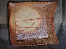 Load image into Gallery viewer, Bizen Ware By Ryuichi Kakurezaki Hidasuki Red Square Plate Pottery 30x26.5cm
