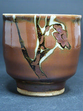 Load image into Gallery viewer, Japanese Pottery Artist TAKEO SUDO Ground Glaze Iron Picture Yunomi Teacup Box
