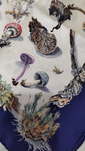 Load image into Gallery viewer, HERMES Paris Auth. Carre 90 100% Silk Champignons Mushrooms Scarf Stole Green
