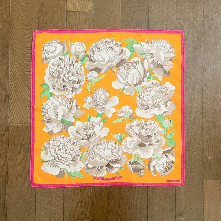 HERMES Paris Carre 45 Handkerchief Mini Scarf Silk 100% Peony Flower Orange Pink