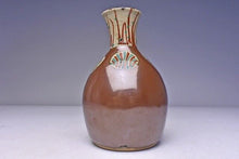 Load image into Gallery viewer, Japanese Mashiko Ware by Tomoo Hamada Persimmon Glaze Akae Flower Vase H15.3cm
